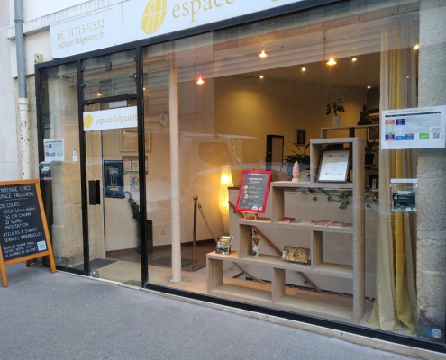 Vitrine depuis la rue-paris-15-espace-falguiere